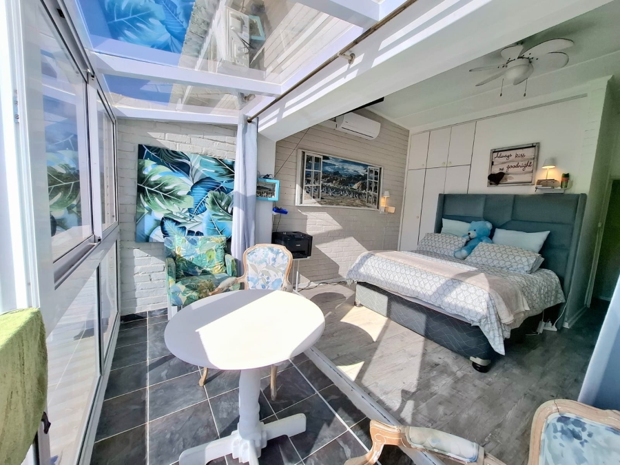 2 Bedroom Property for Sale in Bonza Bay Eastern Cape